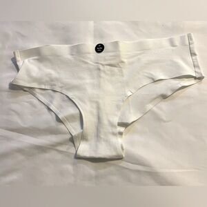 Sz XL La vie en rose cheeky underwear NWT white